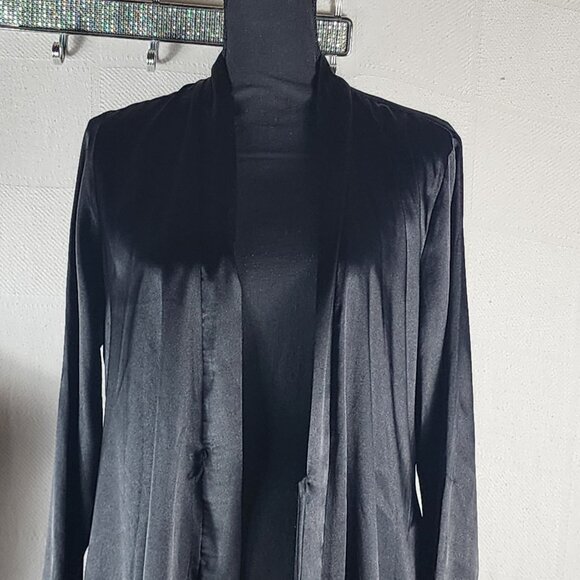 Apt. 9 Intimates Black Satin Feel Poly Long Sleeve Contrast Cuff Robe Size M - Picture 12 of 16
